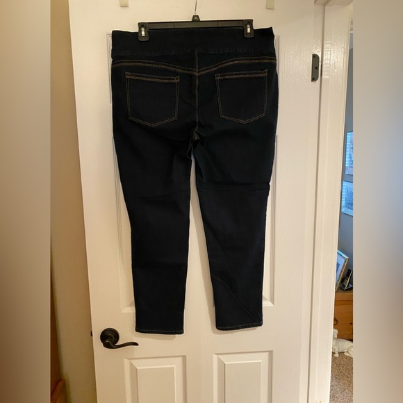 Style & Co Pull-on Boyfriend Jeans XL - Picture 2 of 8